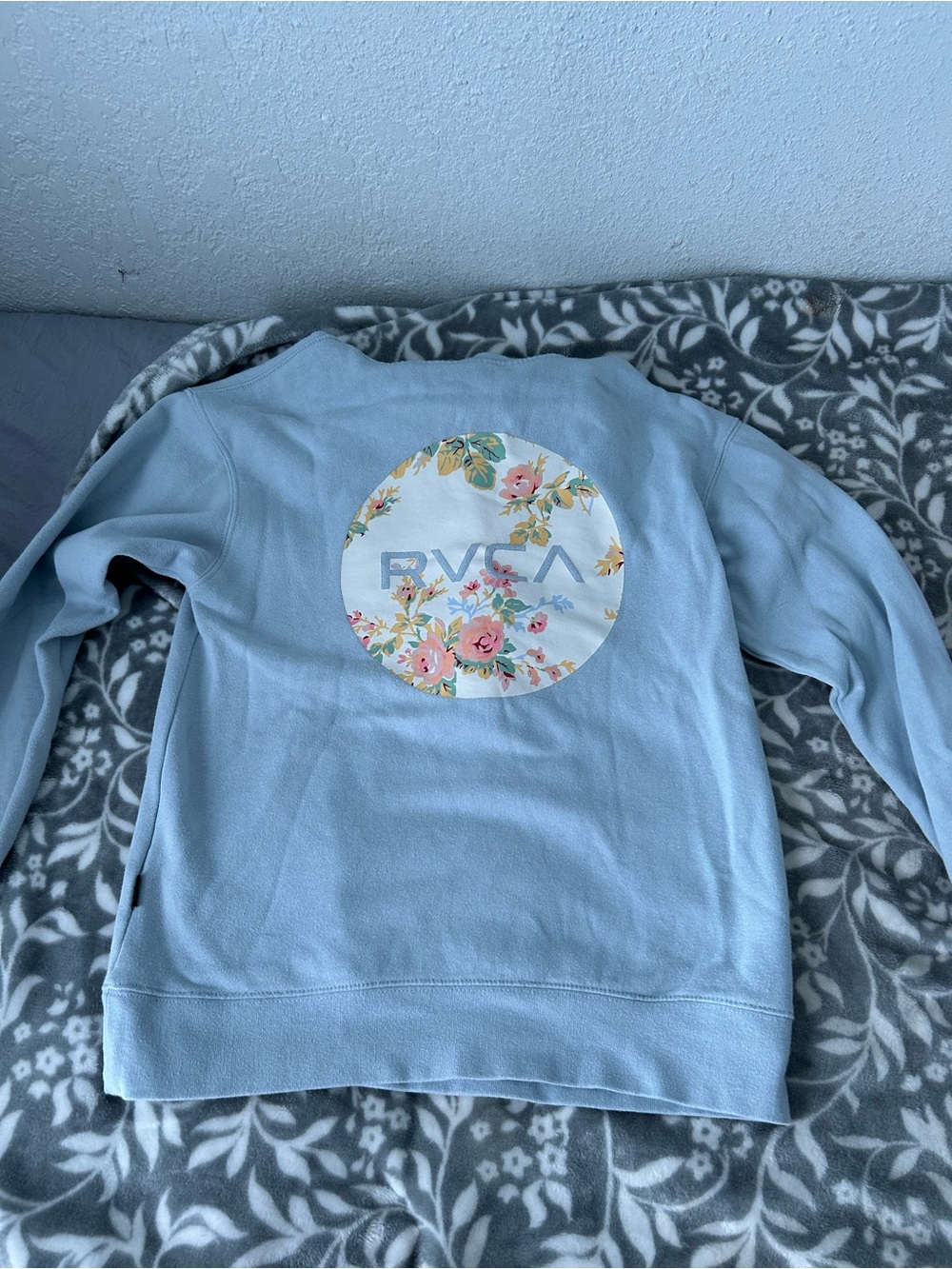 RVCA Pale Blue Crewneck Sweatshirt with Floral Emblem